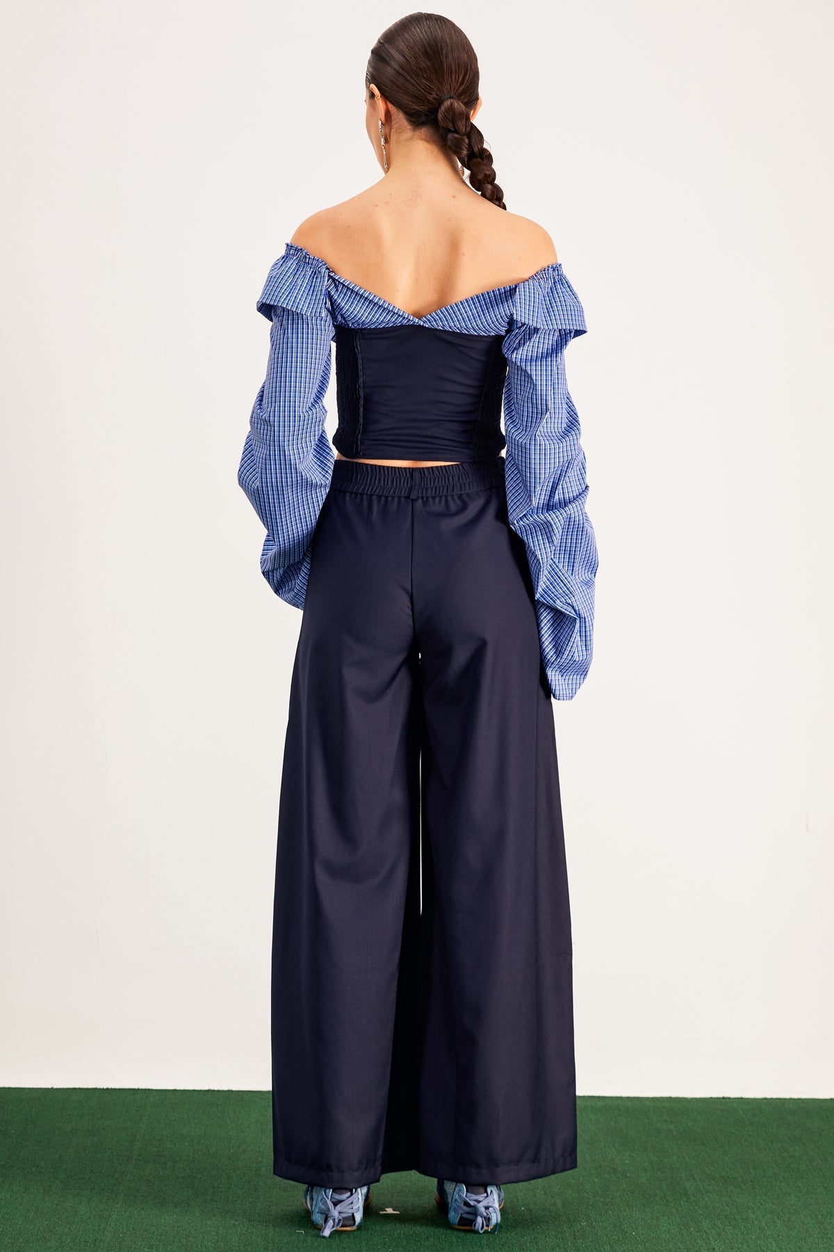 Shoulder Detail Yarım Üst