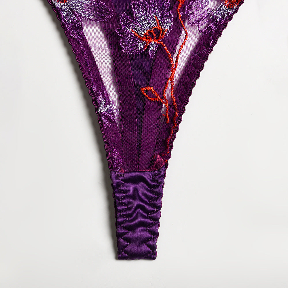 Forbidden Bloom Nakış Detaylı Takım