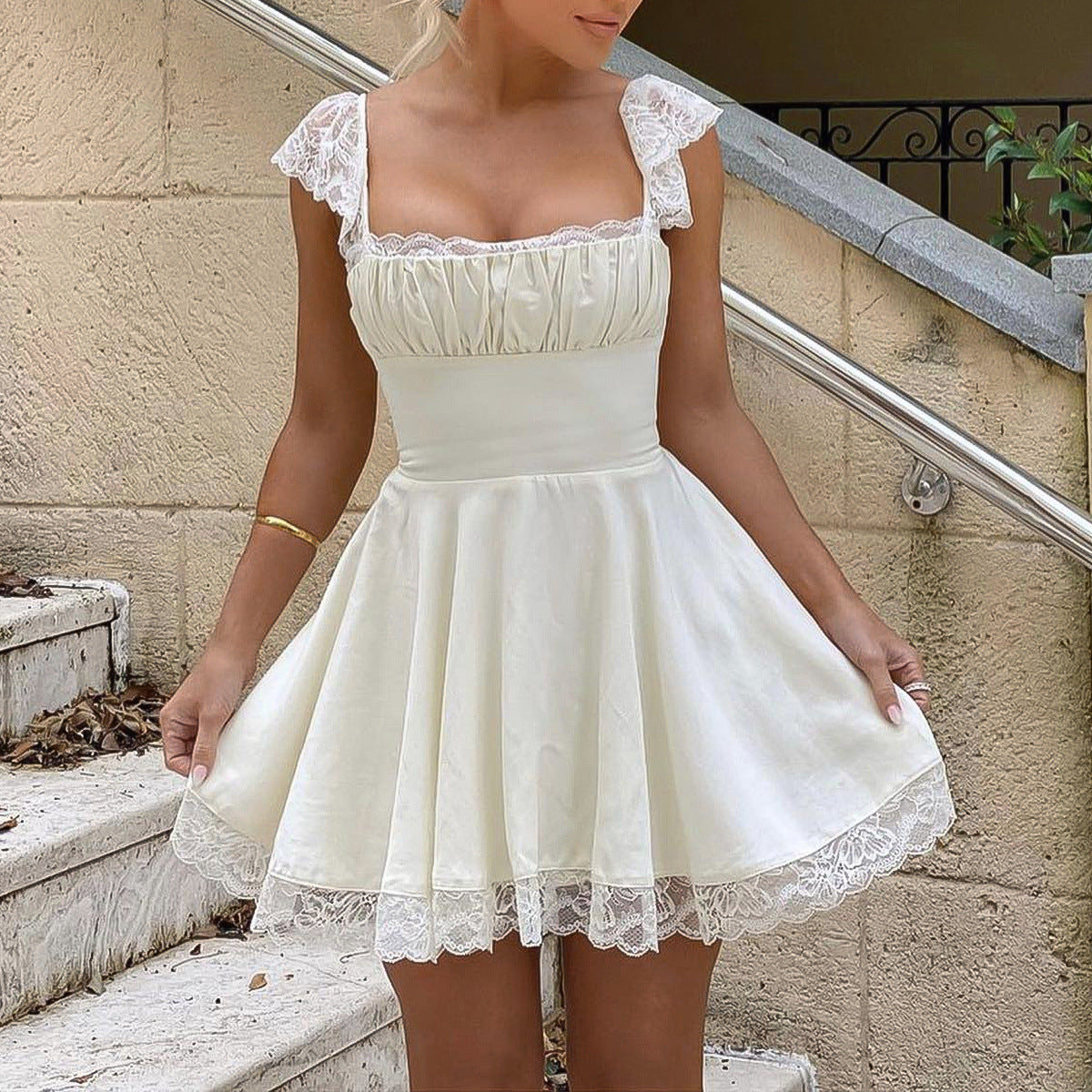 Laced Obsession Dantel Detaylı Mini Elbise
