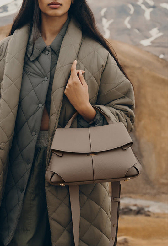 Femme Fierce Çapraz Askılı Çanta