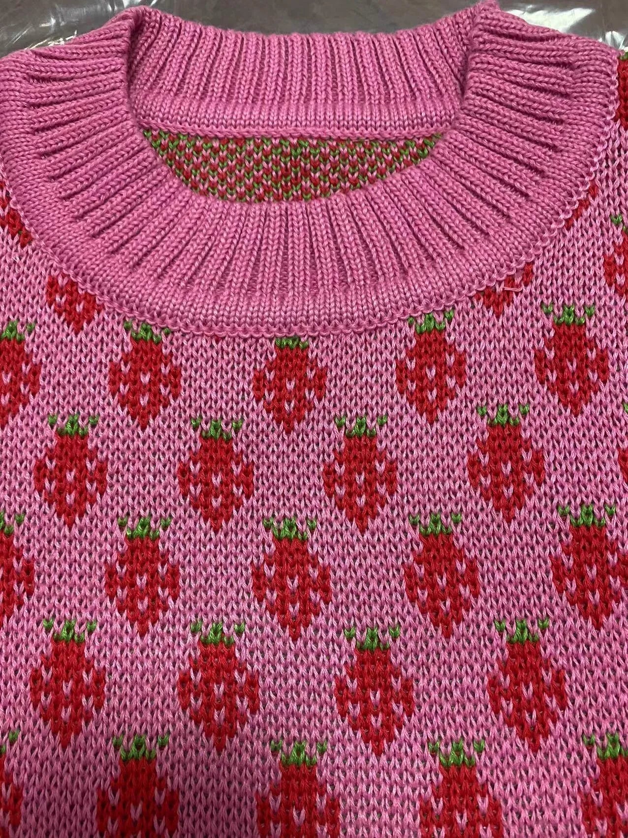 Strawberry Kisses Örme Kazak