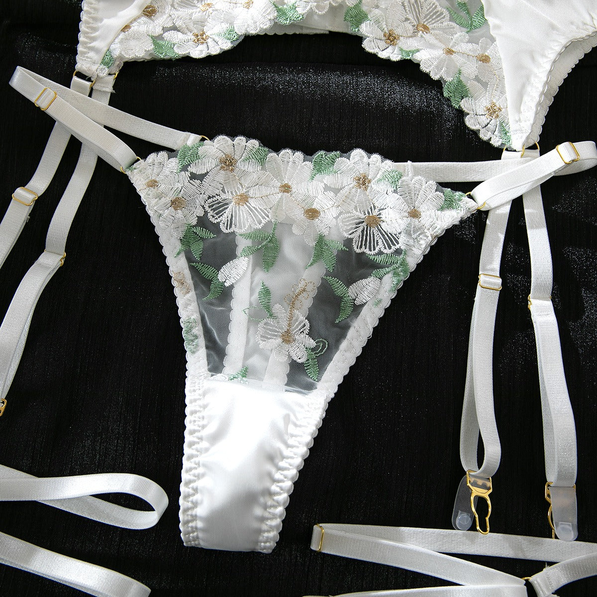 White Floral Panther Takım