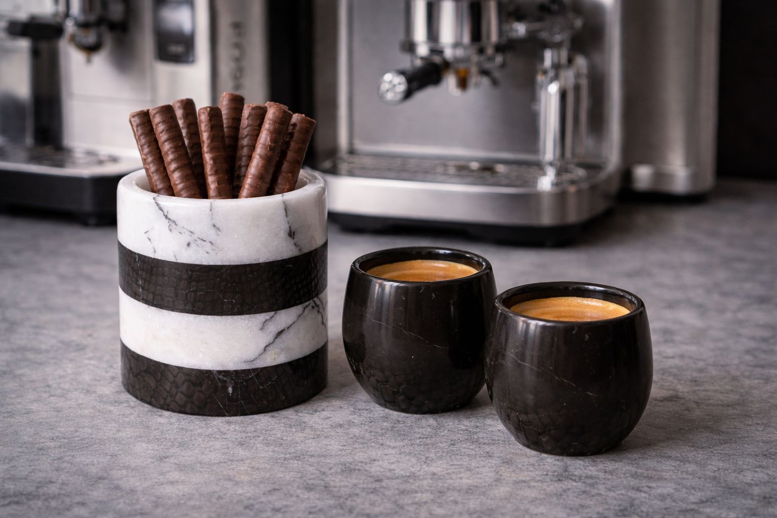 Monochrome Vessel Set