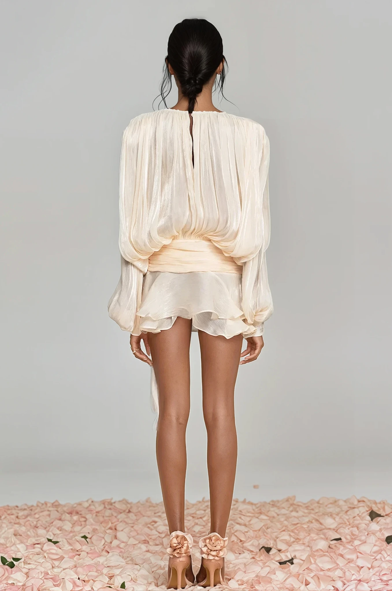 Aminah Balon Kollu Büzgülü Fırfırlı Mini Elbise (Kayısı Rengi)