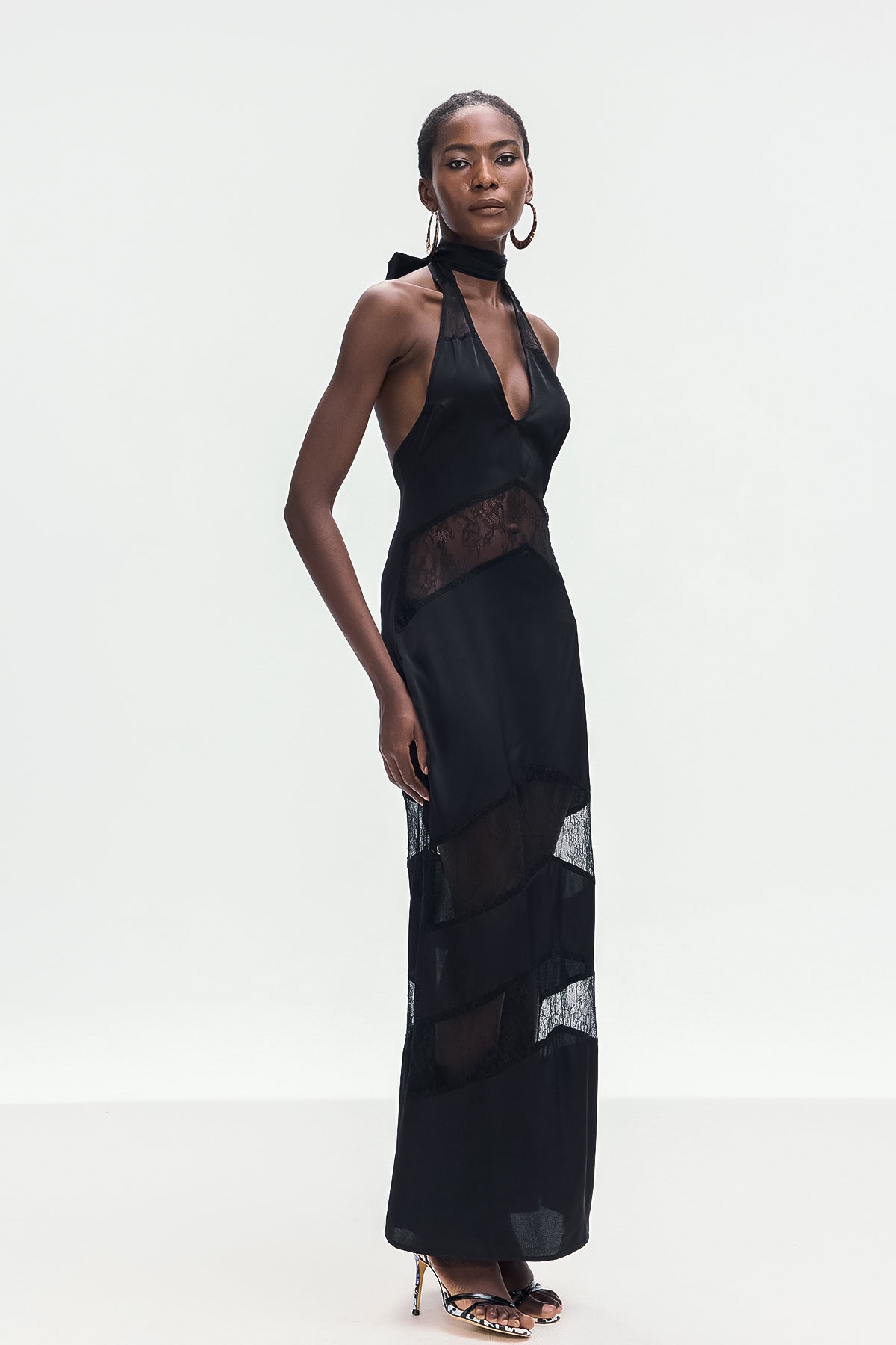 Angelique Satin Siyah Cutout Maxi Elbise