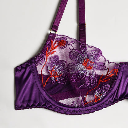 Forbidden Bloom Nakış Detaylı Takım