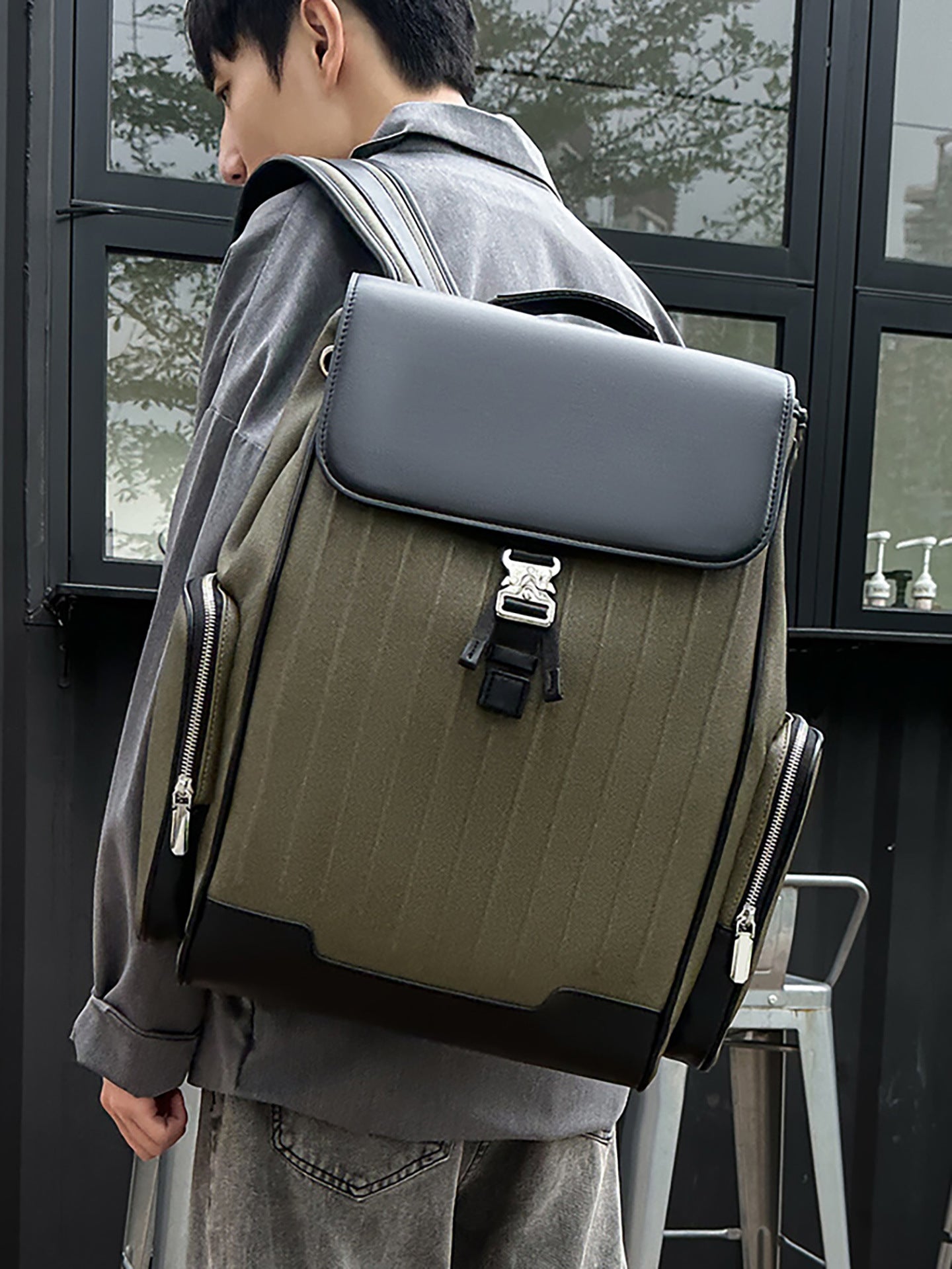 The Luzz üst düzey erkek çantası