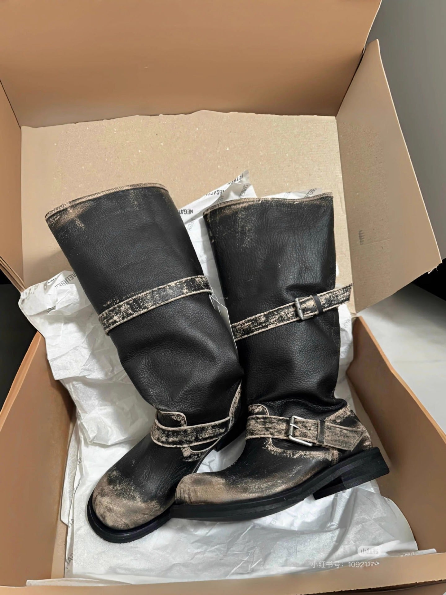 Luzz Kemer Tokalı Eskitme Kalın Topuk Çizme