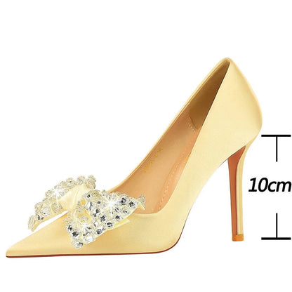 Velvet Labyrinth Taşlı Fiyonk Detaylı Topuklu Ayakkabı