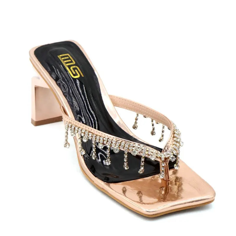 Bare Throne 8CM Taş Püsküllü Terlik