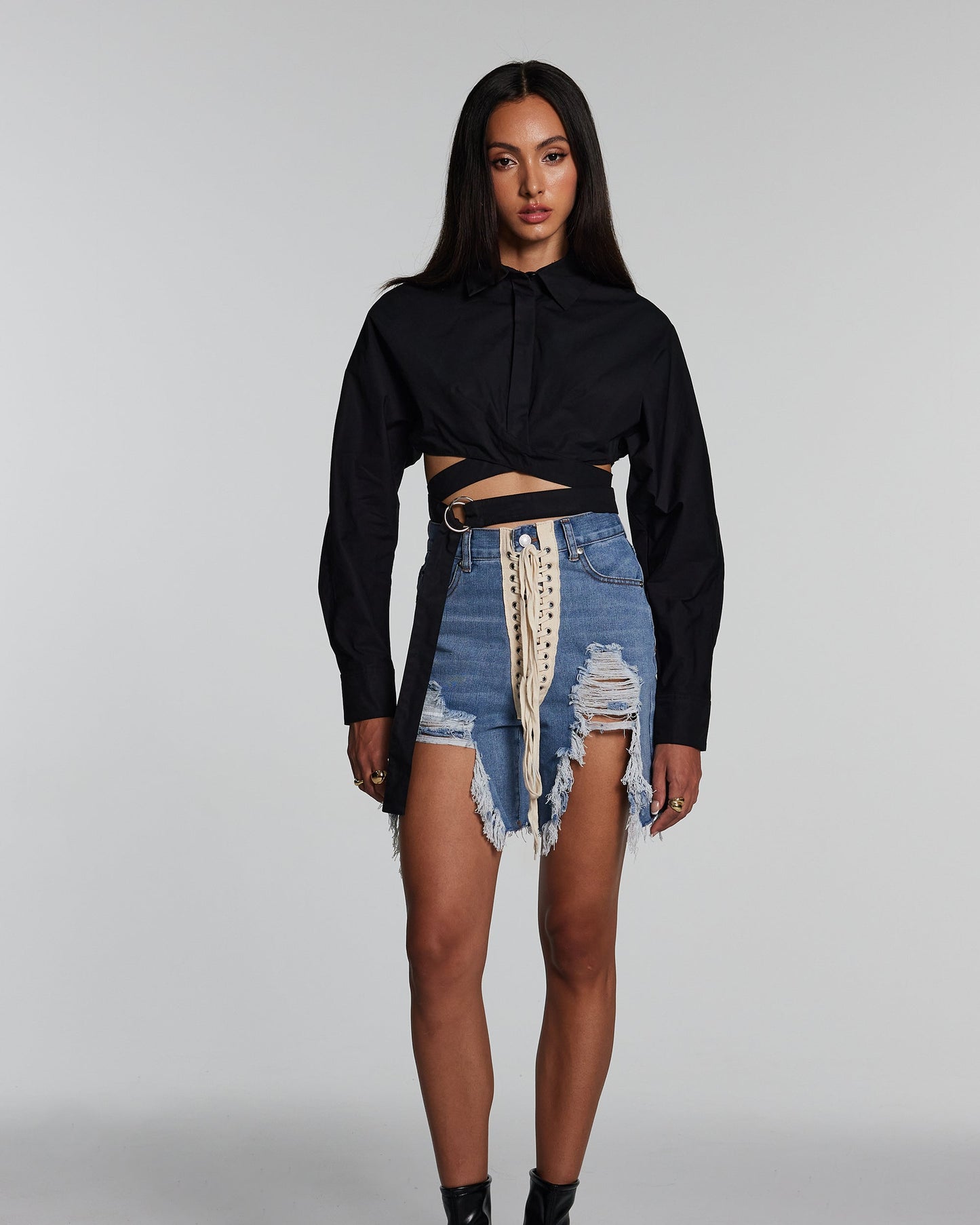 Tallulah Çapraz Delikli Tokalı Üst